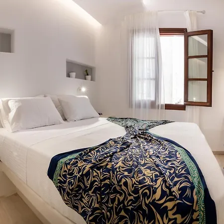Arco Naxos Luxury Apartahotel 4*