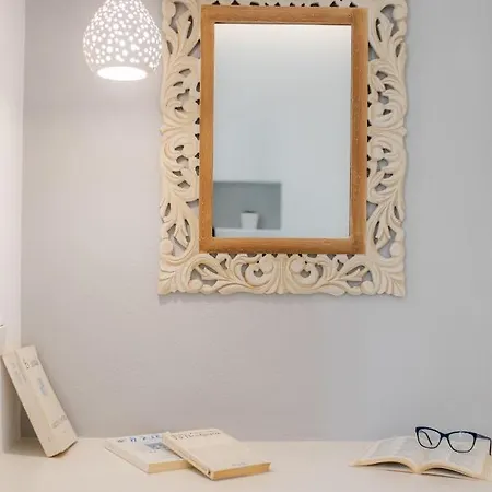 Arco Naxos Luxury מלון דירות 4*