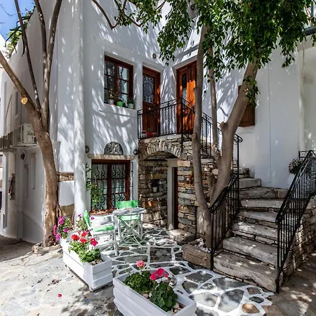 מלון דירות Arco Naxos Luxury Naxos City