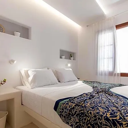 Arco Naxos Luxury Lägenhetshotell 4*
