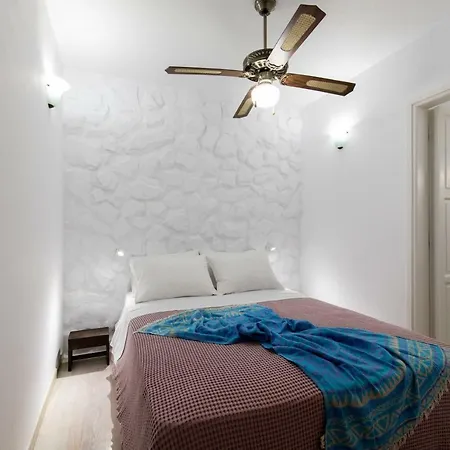 Arco Naxos Luxury Lägenhetshotell 4*