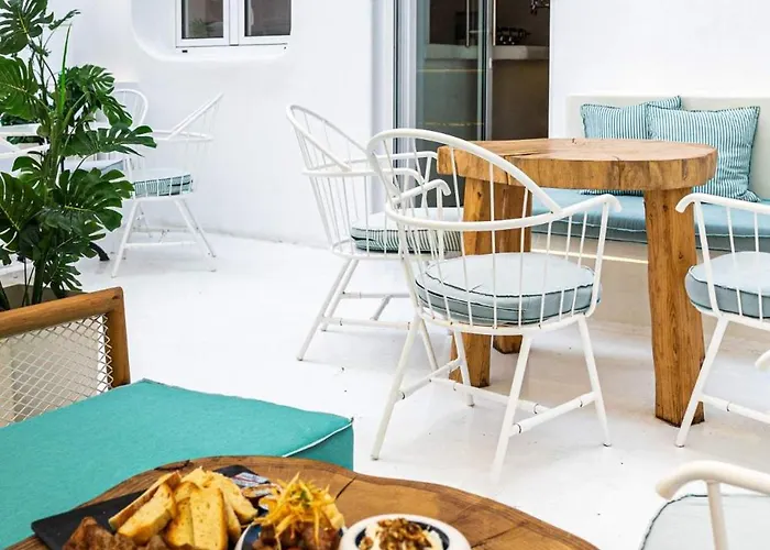 Arco Naxos Luxury Aparthotel 4*