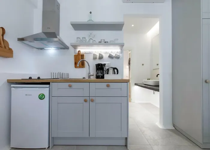 Arco Naxos Luxury Aparthotel 4*